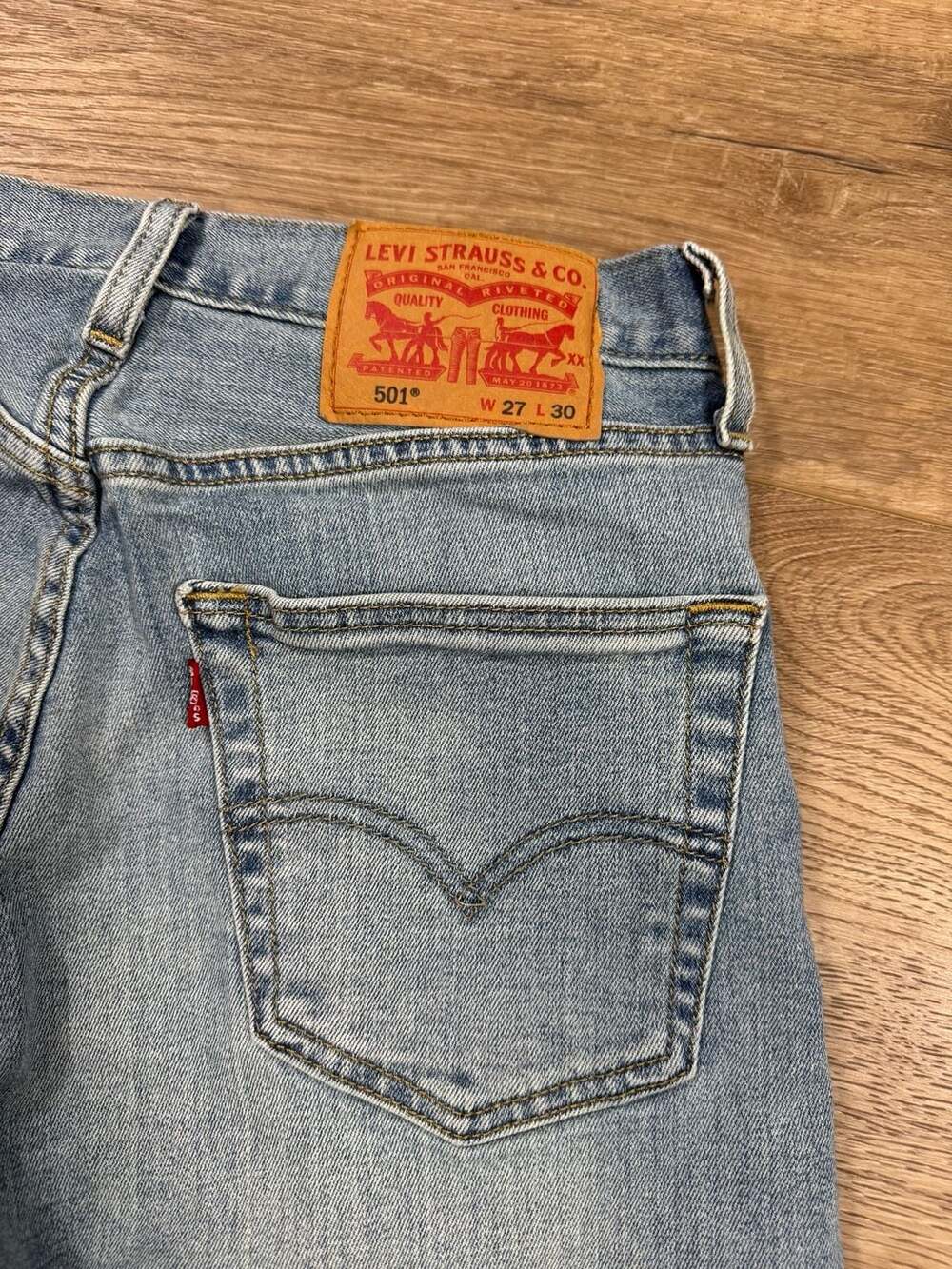 Levi’s 501 Original Fit Jeans Light Wash Straight Leg Women’s 27x30 - Picture 4 of 12